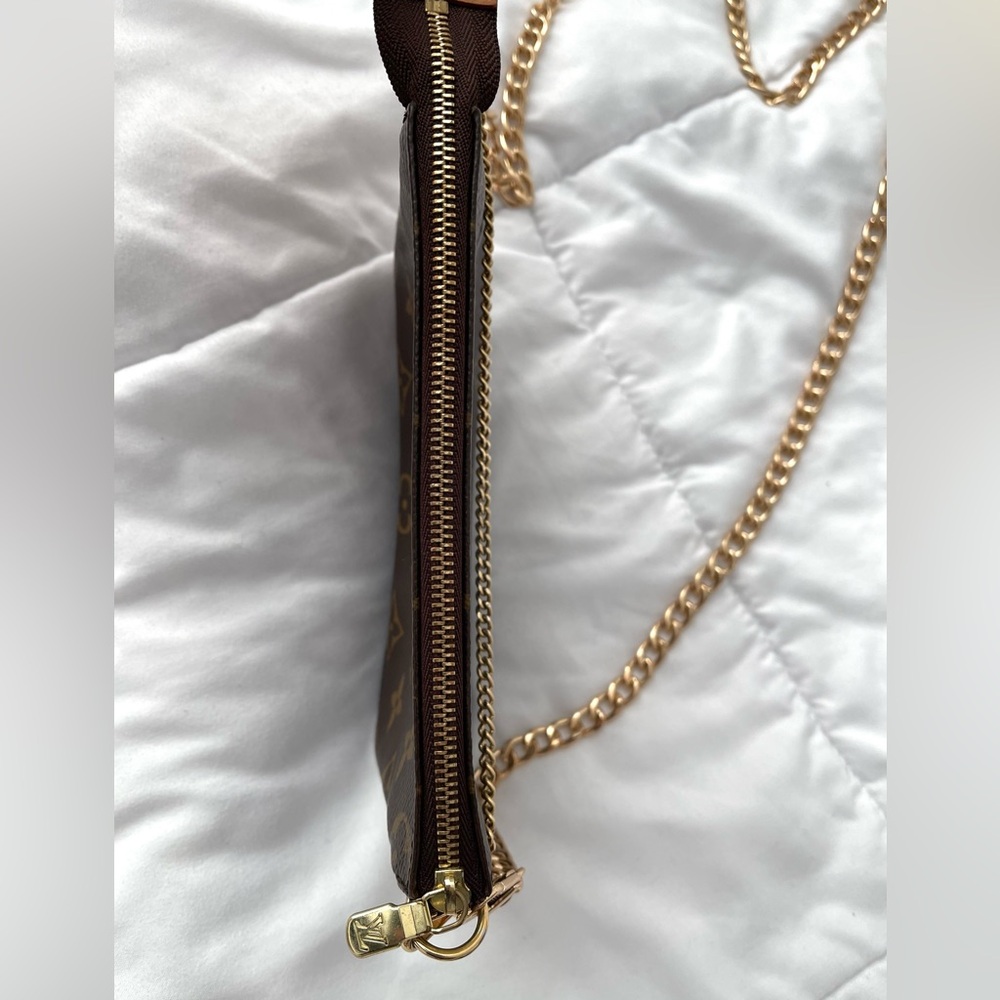 🔥Louis Vuitton Monogram Small Pouchette with Gold Chain 🔥 - Picture 6 of 8